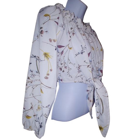 Off-The-Shoulder Crop top - Picture 6 of 11